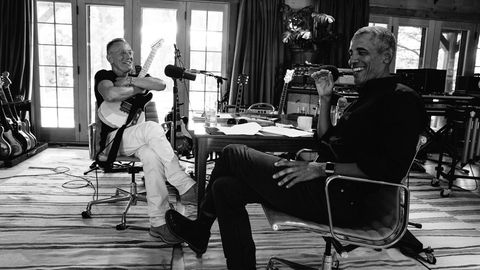 Zunächst unterhielten sich die Freunde Springsteen und Obama für ihren Podcast "Renegades – Born in the USA". Nun entstand aus den Transkripten ein Buch