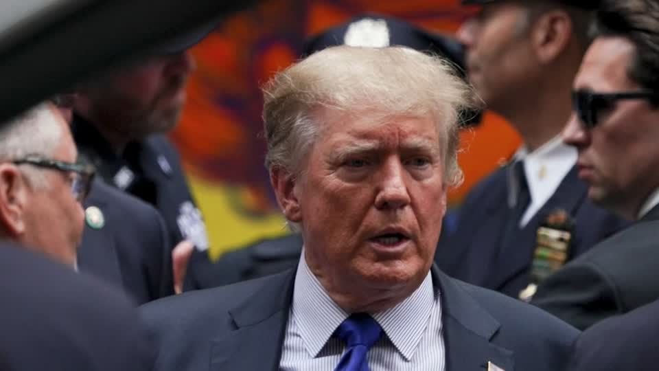 Video: Trump muss unter Eid aussagen