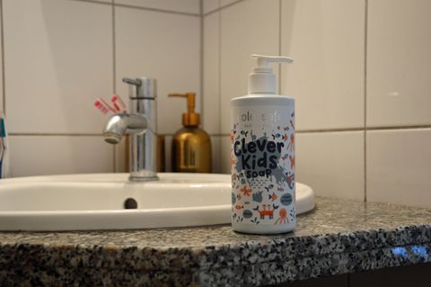 Colorsafe aus DHDL steht im Badezimmer
