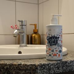 Colorsafe aus DHDL steht im Badezimmer