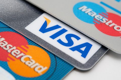 Mastercard stoppt seine Maestro-Funktion - das Pendant von Visa heißt V-Pay