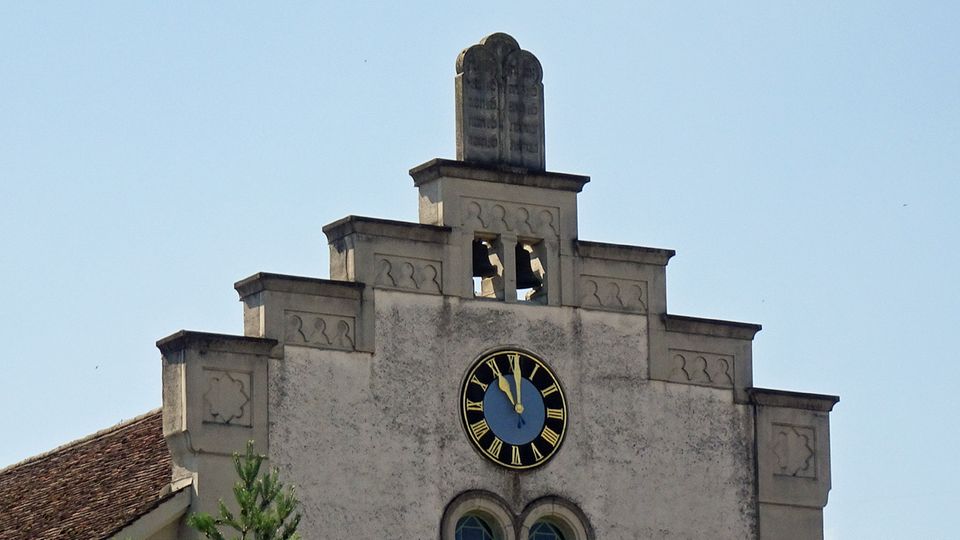 Uhr der Endingner Synagoge