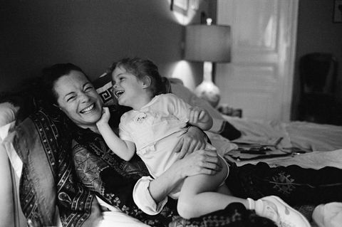 Die Mutter, die dann fehlte: Romy Schneider mit Tochter Sarah in ihrer Pariser Wohnung 1981