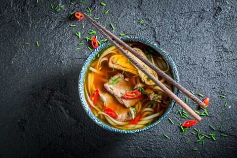 Asiatische Hühnersuppe