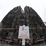 Nordrhein-Westfalen, Köln: Teile des Domvorplatzes wurden für Fußgänger gesperrt