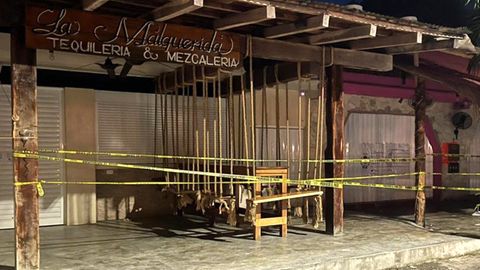 Der Tatort in Tulum in Mexiko: Die Bar La Malquerida ist nach der Schießerei mit Absperrbändern abgeriegelt worden.