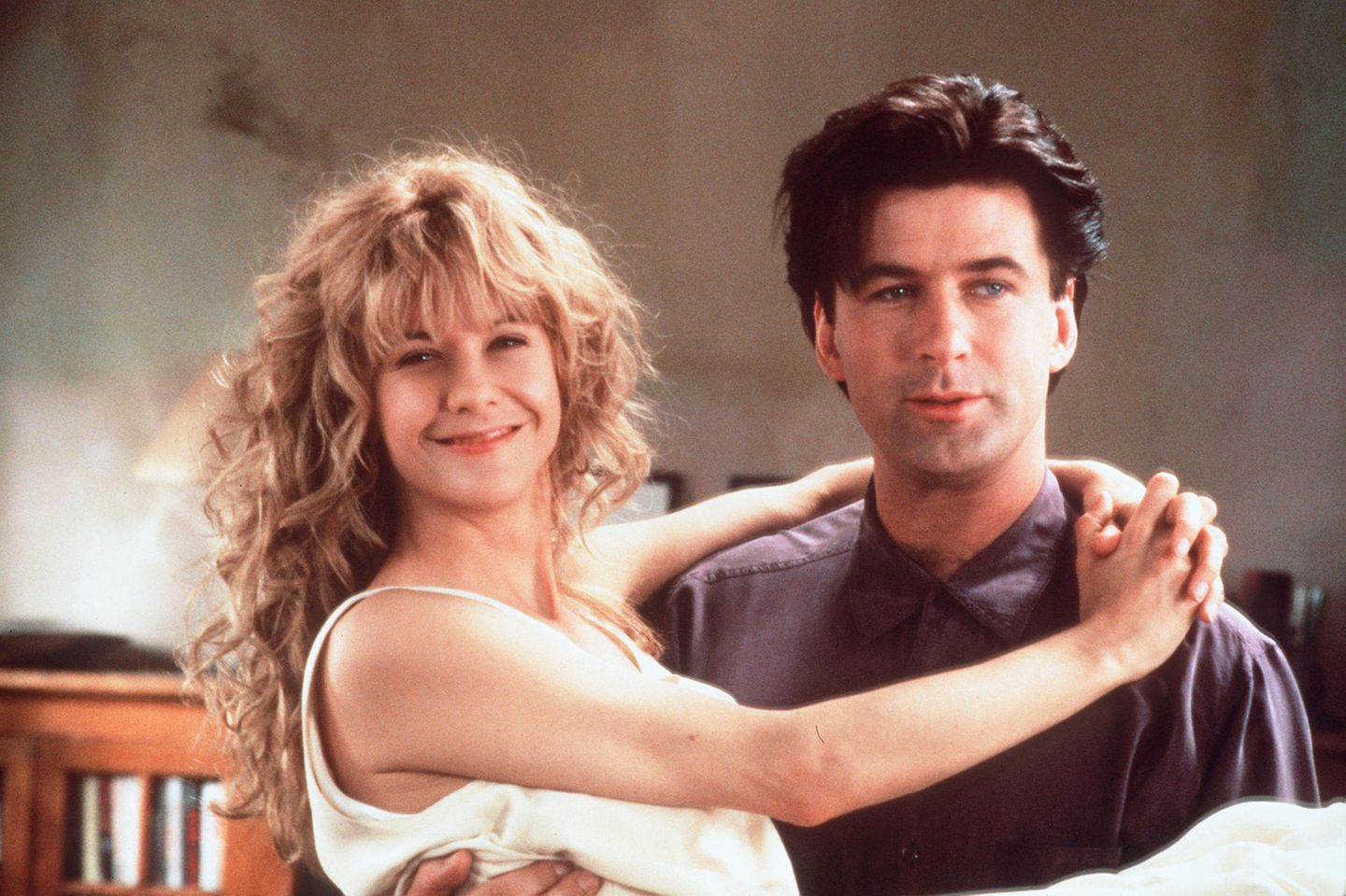 Baldwin spielte in seiner Anfangszeit oft den jungen Beau. In der 1991 gedrehten Komödie "Zauberhafte Zeiten" heiratet der von ihm gespielte Peter seine Freundin Rita (Meg Ryan), die kurz darauf mit einem alten Mann Seele und Körper tauscht.