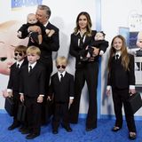 Das Paar hat zusammen sieben Kinder, vier Söhne und drei Töchter. Beim gemeinsamen Besuch einer Filmpremiere 2021 waren sechs der Kinder dabei – die jüngste Tochter kam erst 2022 zur Welt. 