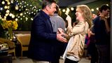 Alec Baldwin alterte gut und so bekam er auch jenseits der 50 noch Rollen, in denen er einen attraktiven Mann spielen durfte. In der Liebeskomödie "Wenn Liebe so einfach wäre" gab er 2009 den geschiedenen Ex-Mann von Meryl Streep, der sich nach vielen Jahren noch einmal in seine frühere Frau verliebt.