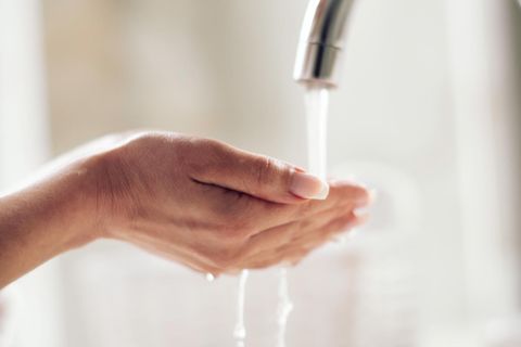 Ein tägliches Ritual: der Wasserhahn läuft