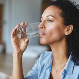 Tipps gegen vorzeitige Hautalterung: Ausreichend trinken