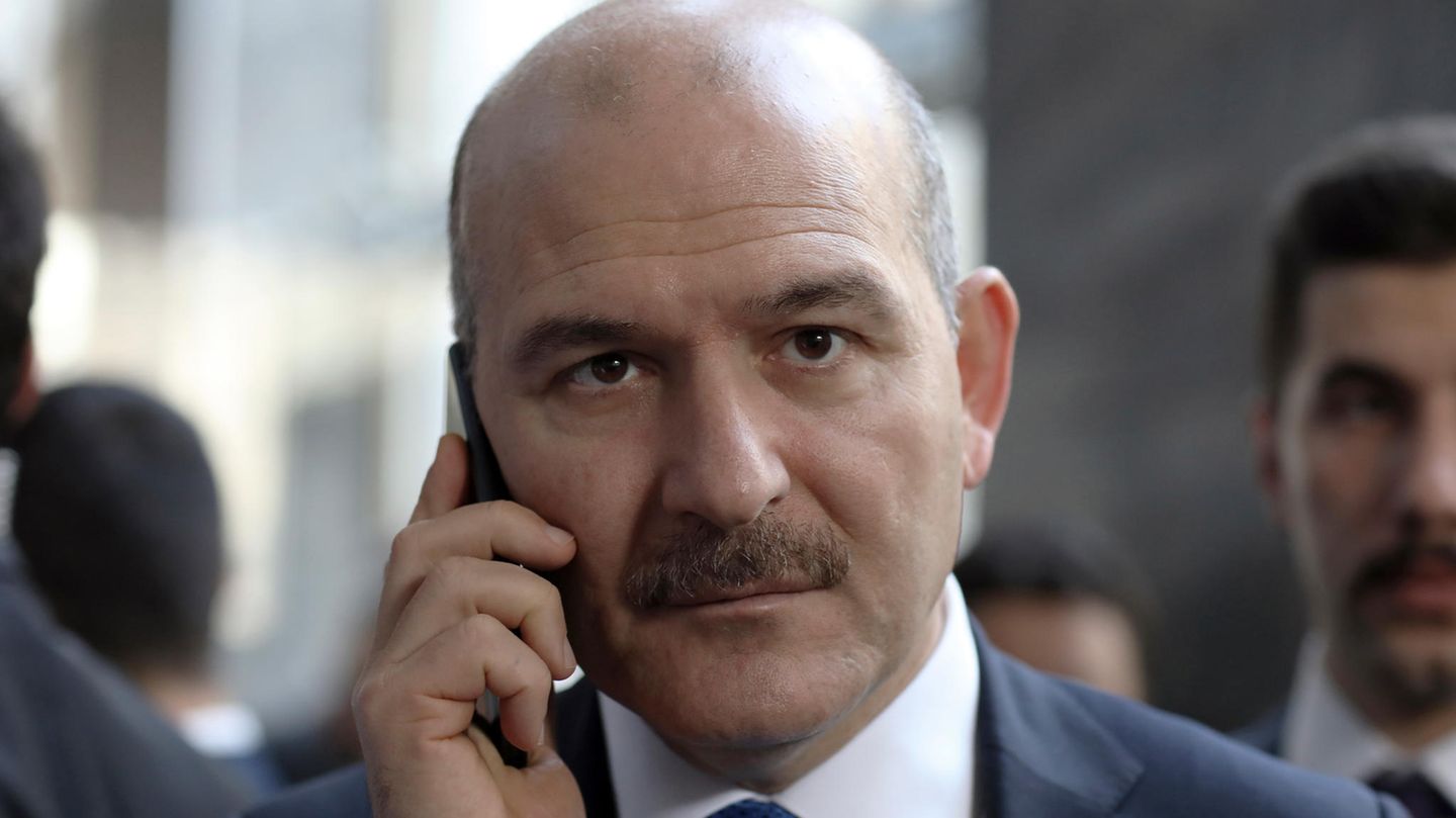 Turkey: Interior Minister defends Erdogan’s actions against ambassadors
