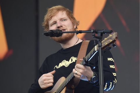 Ed Sheeran bei einem Konzert auf dem Malmi-Flughafen