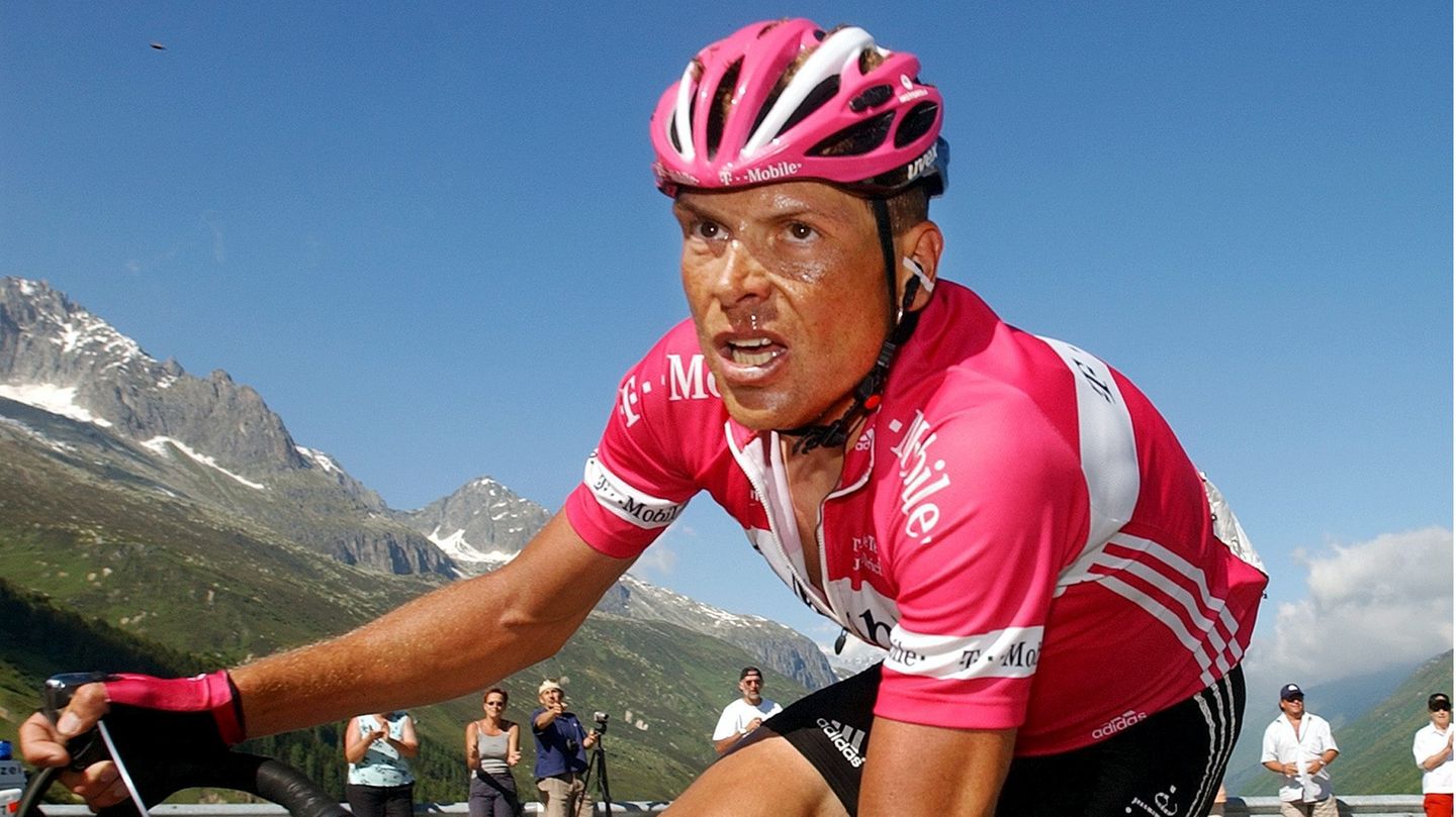 Jan Ullrich, hier bei der Tour de Suisse im Juni 2005, ist zurück im Sattel.