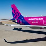 Der erste Airbus A321neo, der an Wizz Air in Abu Dhabi ausgeliefert wurde, bekam im Heck eine Sonderbemalung.