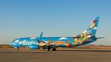 Pixar Pier Boeing 737 von Alaska Airlines