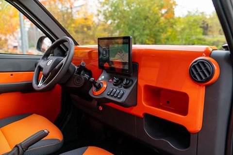 Das Cockpit ist funktionell und übersichtlich