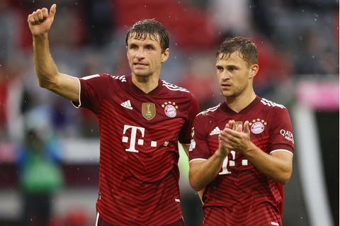 Zwei Spieler, eine Mannschaft, zwei unterschiedliche Ansichten über das Impfen: Thomas Müller und Joshua Kimmich.