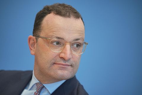 Spahn zu steigenden Corona-Fallzahlen: "Normalzustand frühestens im Frühjahr möglich"