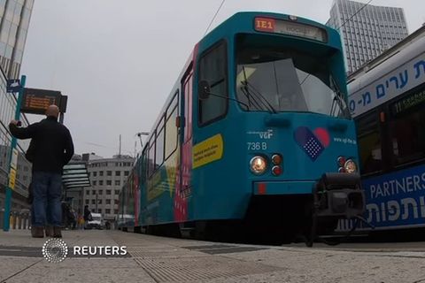 Video: "Niedrigschwellig" einmal anders - die Straßenbahn als Impf-Express