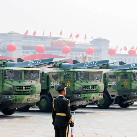 Bei einer Militärparade präsentiert China einen Hyperschallgleiter