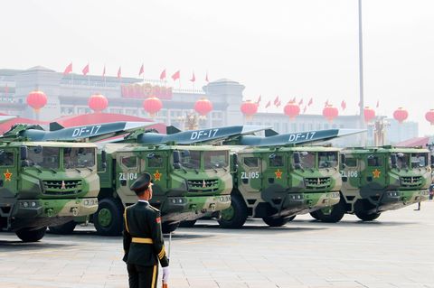Bei einer Militärparade präsentiert China einen Hyperschallgleiter