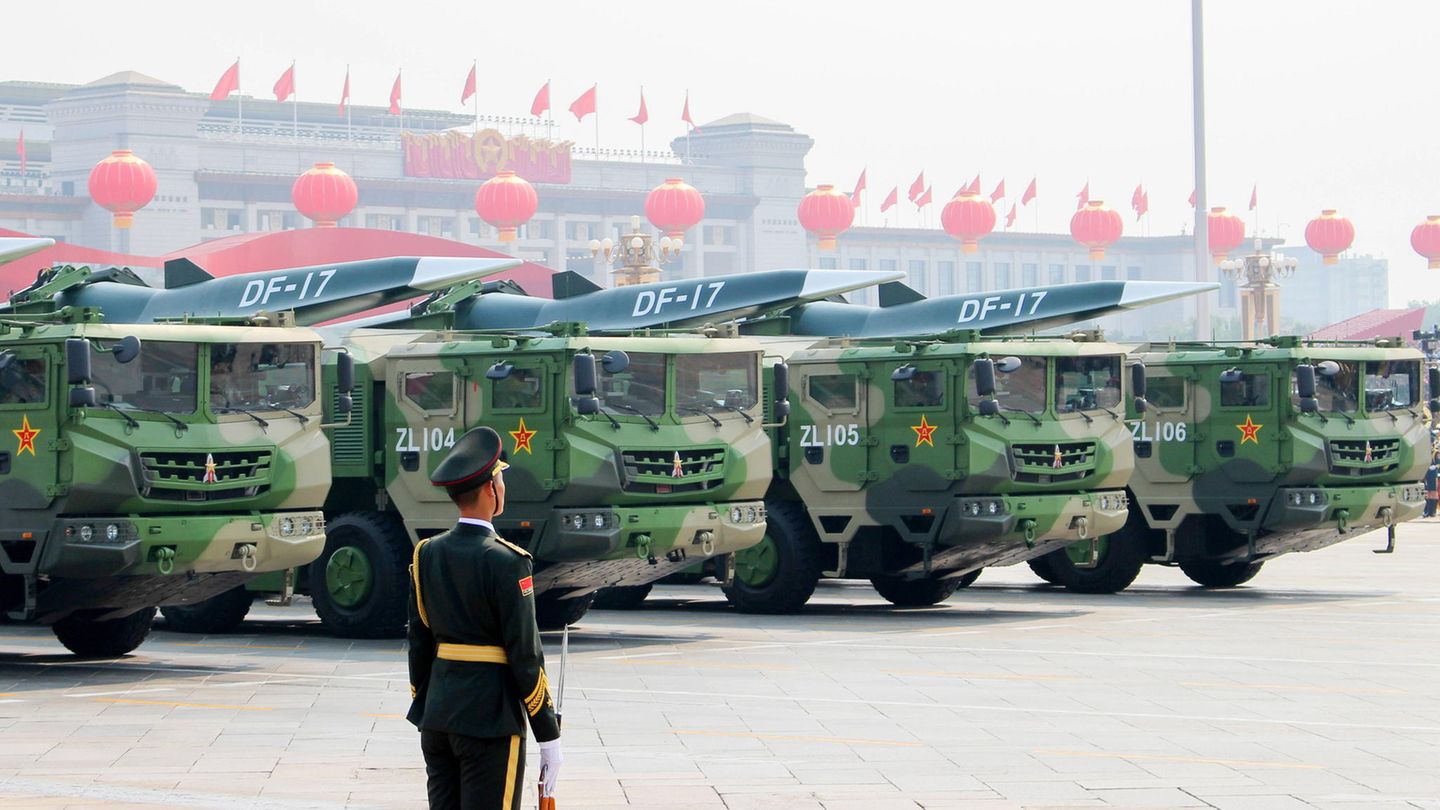 Militärentwicklung: Bei einer Militärparade präsentiert China einen Hyperschallgleiter Bei einer Militärparade präsentiert China einen Hyperschallgleiter