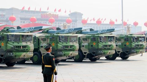Bei einer Militärparade präsentiert China einen Hyperschallgleiter