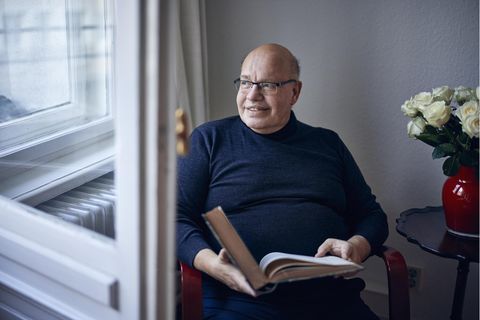 Nach 27 Jahren Bundestag wird Peter Altmaier, hier in seiner Berliner Wohnung, Privatier