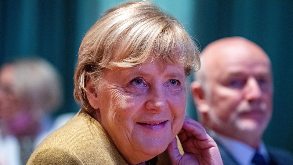 Angela Merkel bei einem Stadtempfang in Greifswald