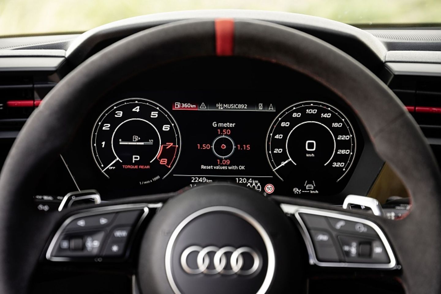 Gottseidank bietet das virtuelle Cockpit auch eine klassische Ansicht