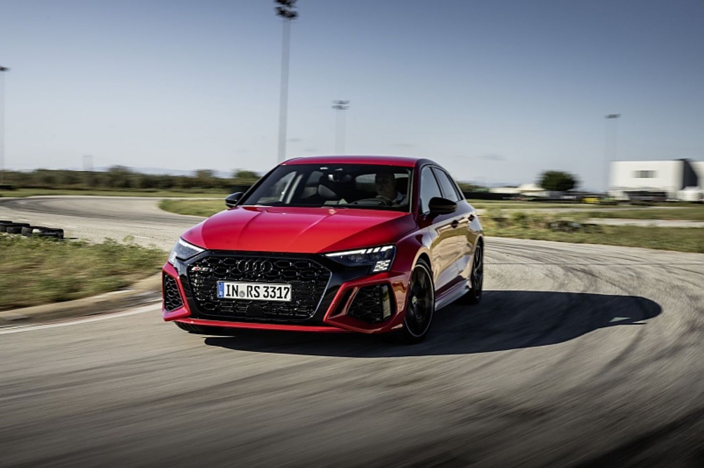 Auf der Rennstrecke passt der neue RS Performance Fahrmodus perfekt