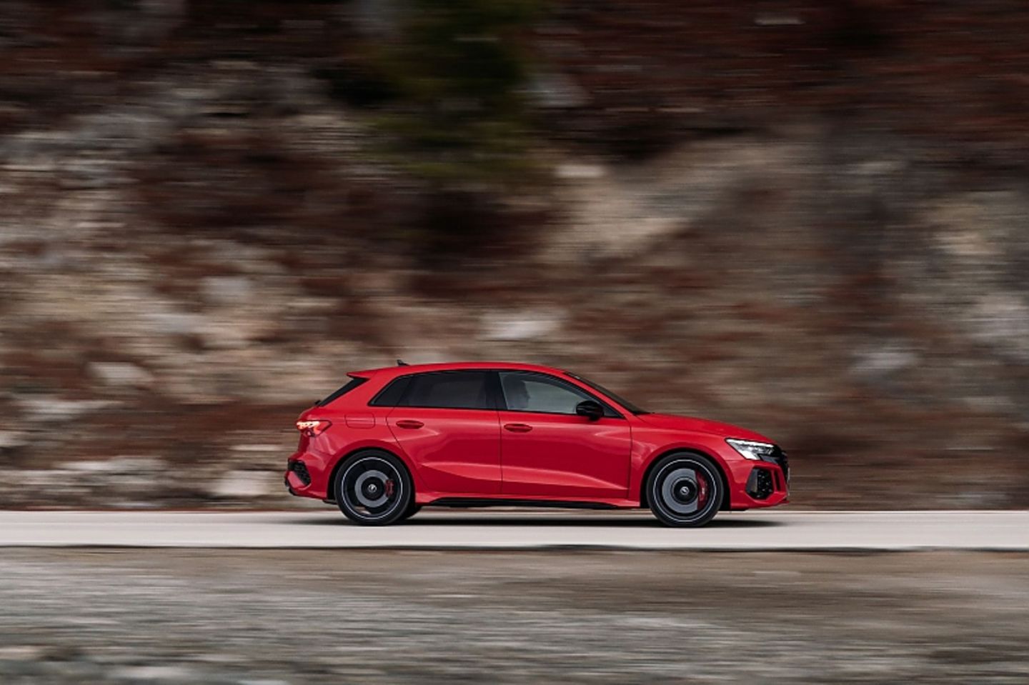 Der Audi RS 3 ist maximal 290 km/h schnell