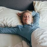 Tipps gegen vorzeitige Hautalterung: Guter Schlaf