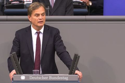 Eklat im Bundestag: "Wie 1933 bei Hermann Göring": AfD-Abgeordneter sorgt mit NS-Vergleich für Eklat im Bundestag