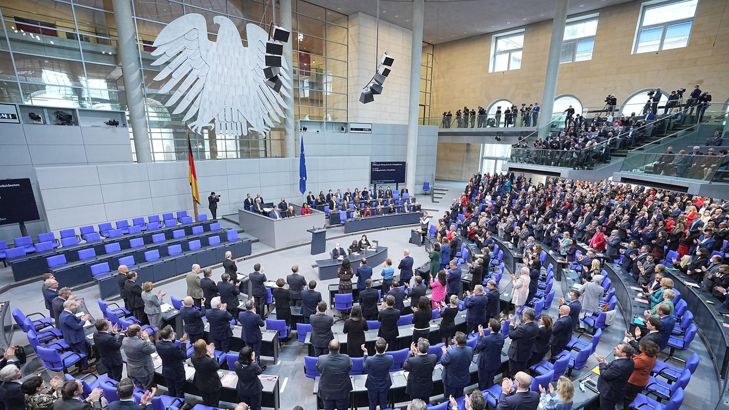 Neue Legislaturperiode: Bundestag Bundestag