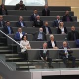 Mehr als 20 Abgeordnete auf Tribüne im Bundestag für 3G-Verweigerer