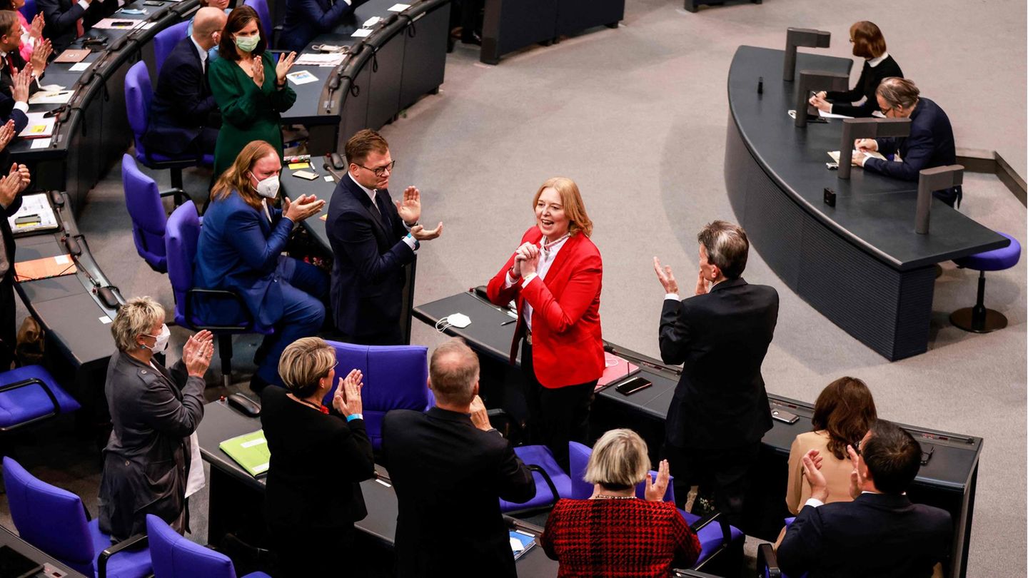 ... und Bas kommt Bundestagspräsidentin Bärbel Bas (SPD)