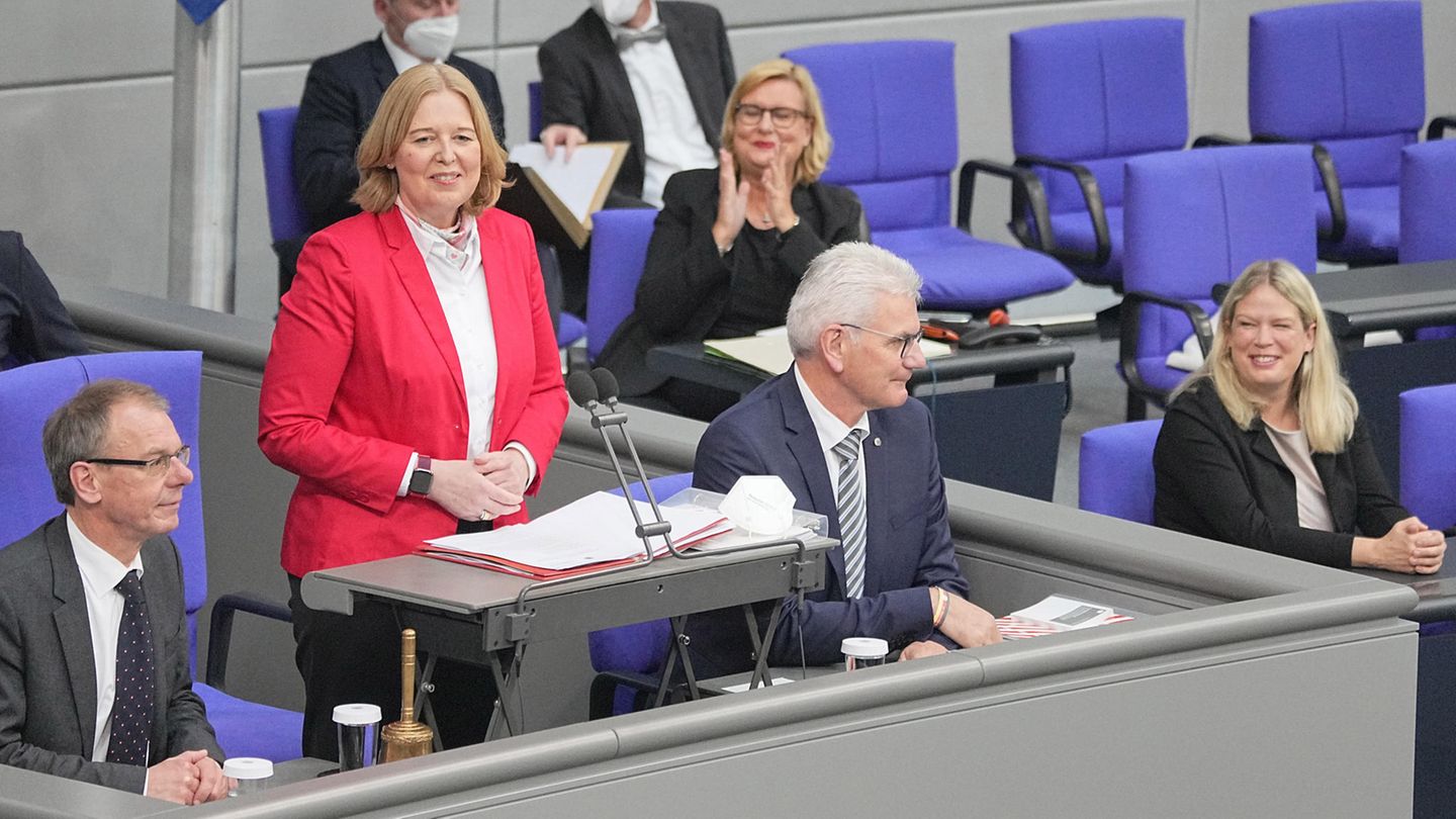 "Lassen Sie uns viele Menschen ansprechen" Bundestagspräsidentin Bärbel Bas (SPD)