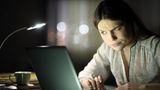 Schnell antworten und zwar auf dem richtigen Medium  Noch 148.713 Mails checken, nicht alle von uns sind da up to date. Ein voller E-Mail-Ordner führt oft dazu, dass so manche Mail überlesen wird. Bei jungen Leute sind E-Mails überhaupt so eine Sache, WhatsApp, Telegram oder ähnlichen Messenger haben die E-Mail-App bei der Generation-Z längst in Rente geschickt. Deswegen ist es wichtig, dass Sie als Organisation andere Kommunikationskanäle verwenden. In der schnelllebigen Zeit heute, wird zudem vermehrt darauf gezählt, dass eine Nachricht am besten in der Sekunde noch beantwortet wird,  das ist nur via Chat zu schaffen. Eines noch: Schreiben Sie die Nachrichten auch wie Chat-Mitteilungen und nicht wie förmliche E-Mails. 