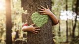 Umwelt- und Klima gehen immer!  Es mag paradox klingen, aber nutzen Sie bei ihren Projekten auch ein wenig den aktuellen Zeitgeist für sich.  In Zeiten von FridaysforFuture vor allem bei den Jüngeren Projekte rund um Klima und Natur sehr beliebt. Auch wenn Ihr Projekt nicht unbedingt in diese Kategorie fällt, können Sie vielleicht kleine Projekte zu umweltbewusstem Handeln anbieten: Aufräumaktionen, Aktionen zur Vermeidung von Papier, Einsparungen von CO2.