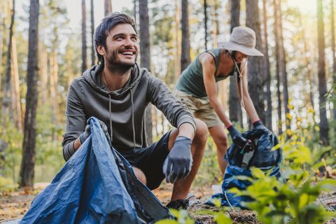 Kurzfristiges Engagement statt jahrelanger Bindung  Bei neuen Begegnungen plant man ja auch nicht gleich einen gemeinsamen Urlaub. So geht auch im Ehrenamt. Die Tendenz vor allem bei den Jüngeren geht weg vom Langzeit-Engagement hin zu kurzfristigen Projekten ohne Bindung. Das macht den Anfang auch leichter, denn sich gleich für eine langjährige Mitarbeit anzumelden, kostet eine Menge Überwindung, an deren Ende schnell die Entscheidung dagegen fällt. Die Möglichkeit eines Probetags oder einer Probewoche, um die Tätigkeit vorab kennenzulernen, senkt die Hürden enorm. Einmalige Projekte fungieren wie eine Einstiegsdroge. Gefällt es den Freiwilligen, engagieren sie sich auch langfristig!