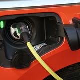 Die 13-kWh-Batterie ist an einer Wallbox mit 360 Volt und 3,6 kW erst nach 3 Stunden und 40 Minuten wieder gefüllt