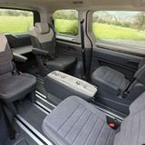 Die Sitze der zweiten Reihe lassen sich um 360 Grad drehen