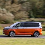 Der VW Multivan 1.4 l eHybrid ist bis zu 190 km/h schnell