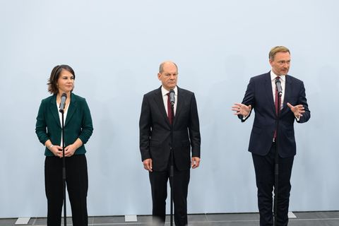 Von links: Grünen-Co-Vorsitzende Annalena Baerbock, SPD-Kanzlerkandidat Olaf Scholz und FDP-Chef Christian Lindner
