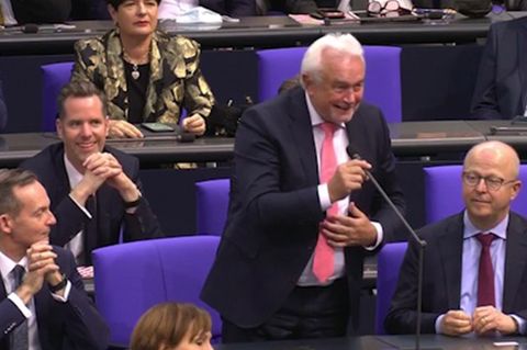 FDP-Abgeordneter Wolfang Kubicki sorgt für Lacher bei der Wahl zum Vize-Bundestagspräsidenten.