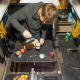 Ein wirkliches "Wohn"-mobil ist der kleine Camper nicht.