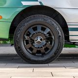 Widerstandsarme Reifen sorgen beim Mercedes-Benz Sustaineer für weniger Abrieb