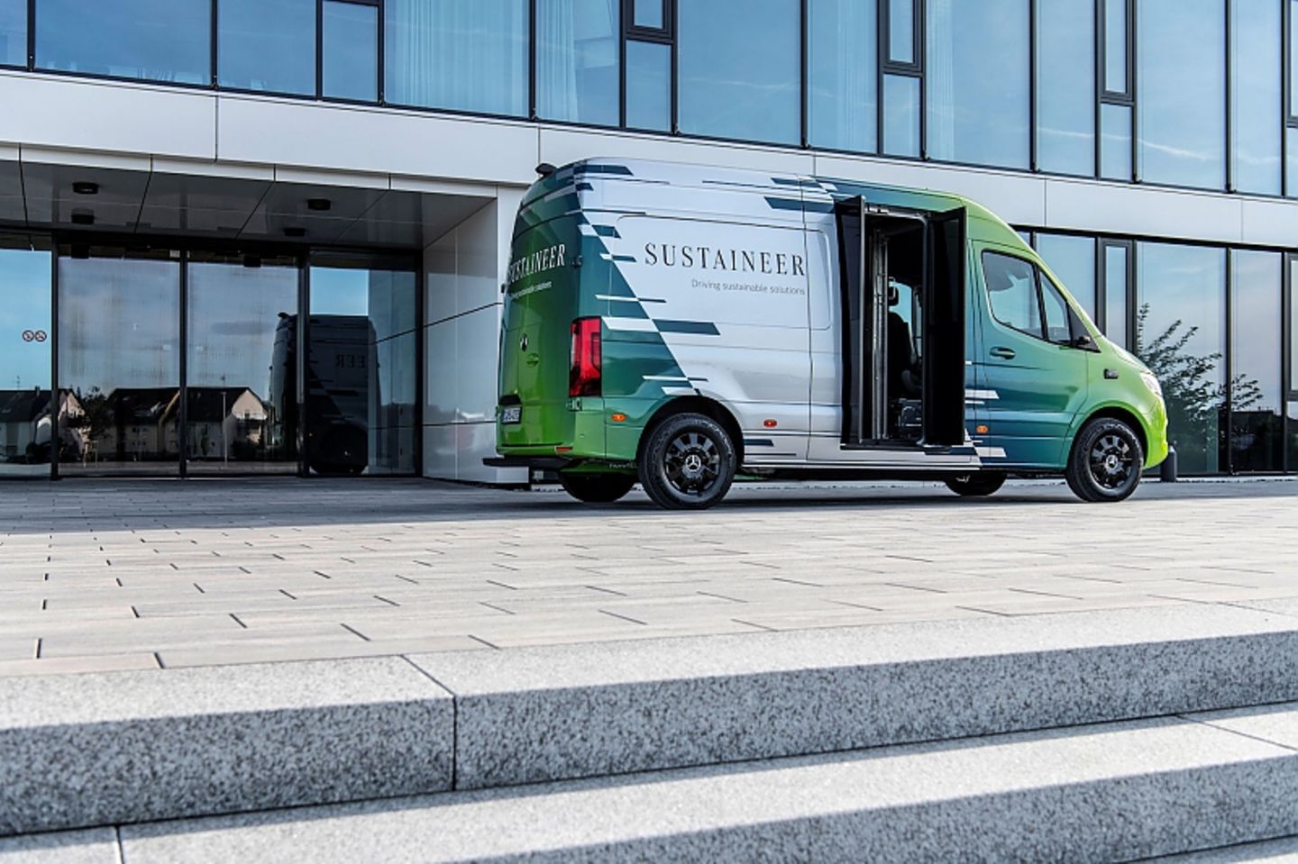 Mercedes-Benz Sustaineer